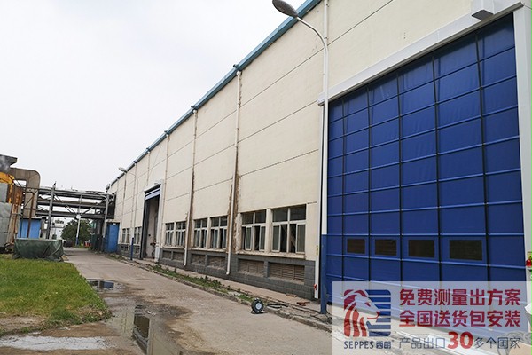 西朗门业堆积快速门