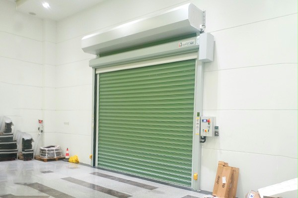 西朗门业快速门+卷帘门组合