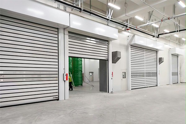 助力国产半导体行业!北方华创洁净车间用西朗门业硬质快速门