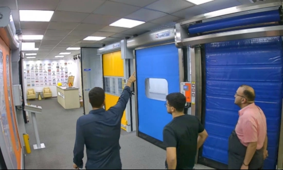 国外客户来访西朗门业参观工业门展厅