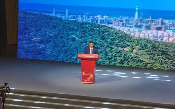 恒力集团董事长陈建华作主题分享 恒力集团董事长陈建华作主题分享