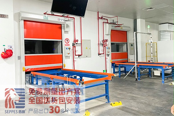 生产车间和传输带快速门南京海陵药业项目
