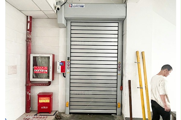 西朗门业快速门 西朗门业快速门