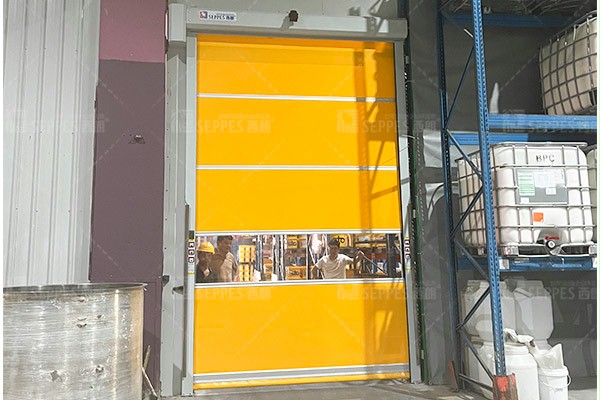 西朗门业快速门