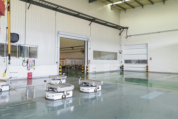 西朗门业AGV联动快速门