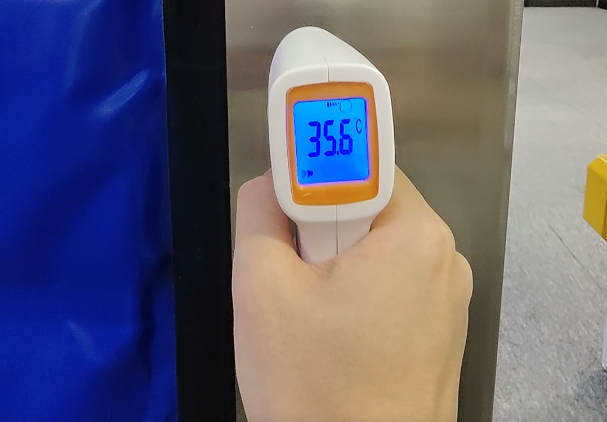 西朗冷库保温快速门轨道加热