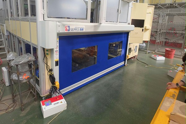 西朗门业快速门