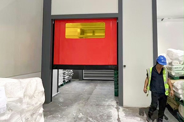 西朗门业拉链快速门